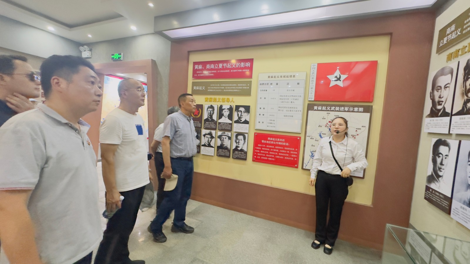 六霍参观2.jpg